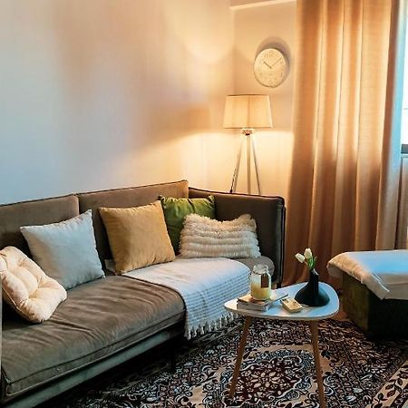 Entire Serviced Apartment With A Beautiful View Тирана Экстерьер фото