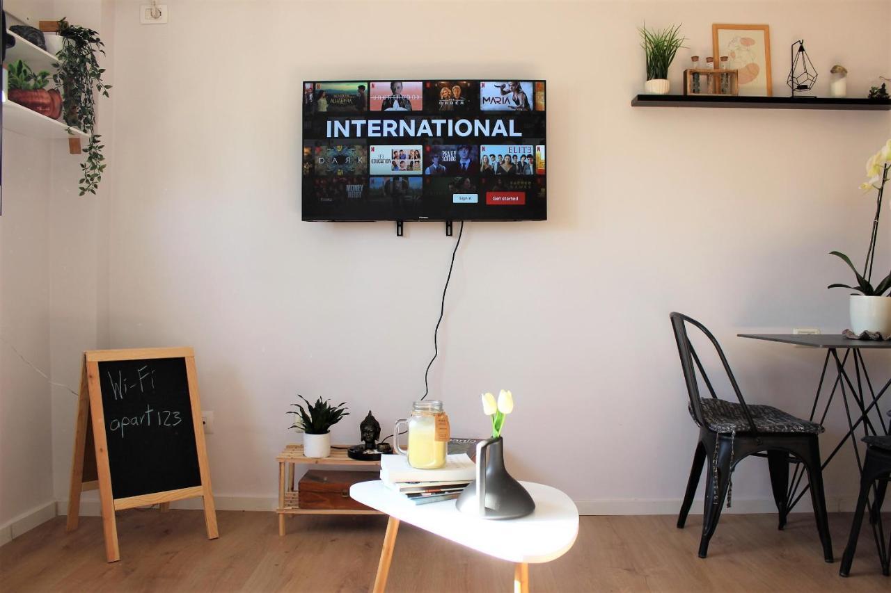 Entire Serviced Apartment With A Beautiful View Тирана Экстерьер фото