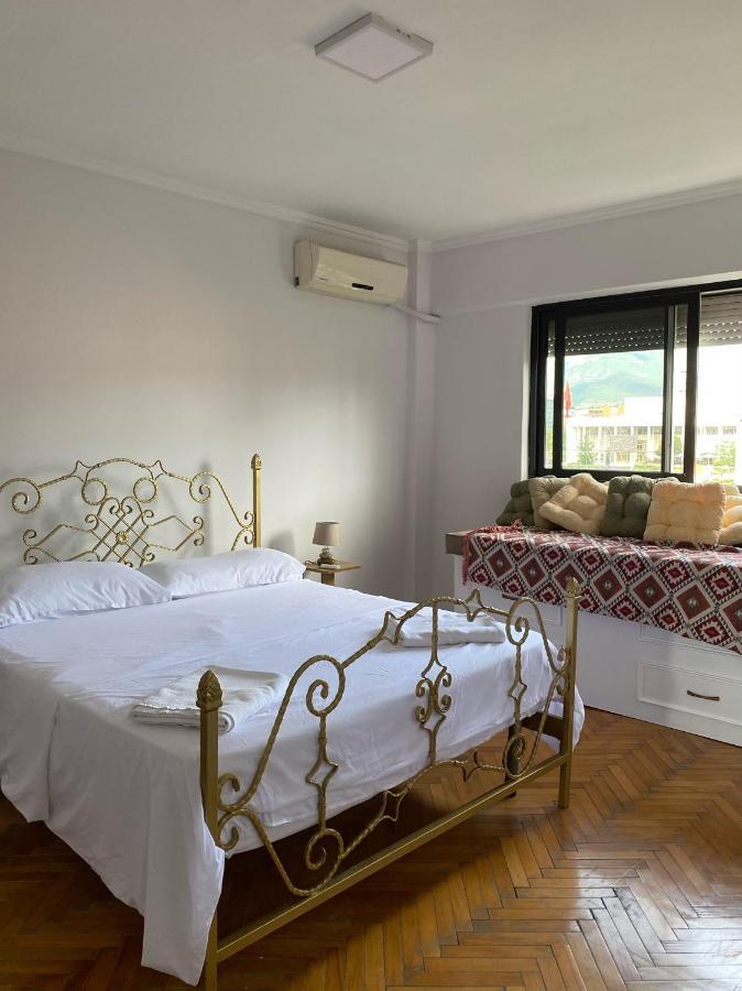Entire Serviced Apartment With A Beautiful View Тирана Экстерьер фото