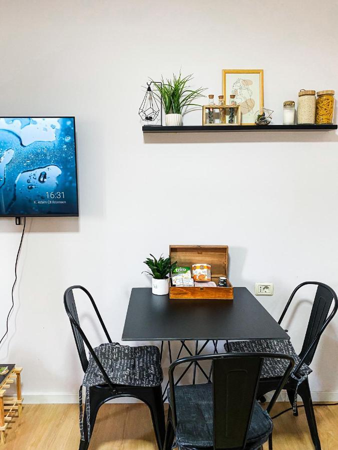 Entire Serviced Apartment With A Beautiful View Тирана Экстерьер фото